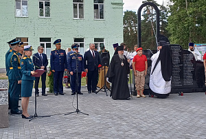 Владимир Паков принял участие в открытии памятника, посвященного памяти артиллеристов, погибших в ходе специальной военной операции